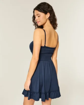 Rochie mini din tricot cu legătură în față