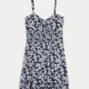 Rochie mini din tricot cu legătură în față Rochie mini din tricot cu legătură în față