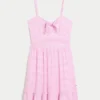 Rochie mini din tricot cu legătură în față Rochie mini din tricot cu legătură în față