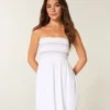 Rochie mini fără bretele, cu smocuri Rochie mini fără bretele, cu smocuri