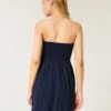 Rochie mini fără bretele, în stil croșetat