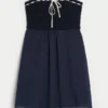 Rochie mini fără bretele, în stil croșetat