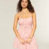 Rochie mini strălucitoare cu smocuri Rochie mini strălucitoare cu smocuri