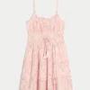Rochie mini strălucitoare cu smocuri Rochie mini strălucitoare cu smocuri
