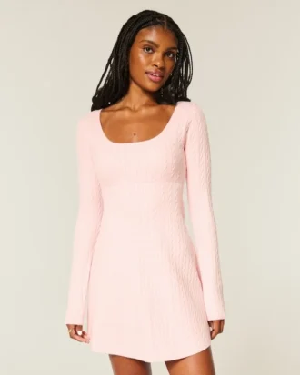Rochie mini tip babydoll cu nasturi în spate