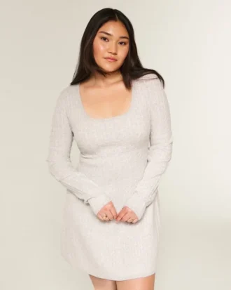Rochie mini tip babydoll cu nasturi în spate Rochie mini tip babydoll cu nasturi în spate