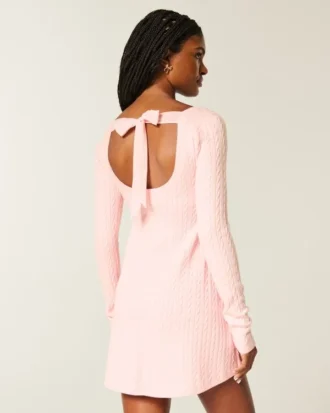 Rochie mini tip babydoll cu nasturi în spate