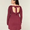 Rochie mini tip babydoll cu nasturi în spate Rochie mini tip babydoll cu nasturi în spate