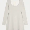 Rochie mini tip babydoll cu nasturi în spate Rochie mini tip babydoll cu nasturi în spate