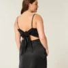 Rochie mulată cu fundă din satin în spate Rochie mulată cu fundă din satin în spate