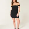 Rochie mulată cu umeri decupați din plasă Rochie mulată cu umeri decupați din plasă