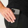 Rochie mulată cu umeri decupați din plasă Rochie mulată cu umeri decupați din plasă