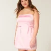Rochie mulată din satin, fără bretele, cu fundă Rochie mulată din satin, fără bretele, cu fundă
