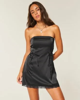Rochie mulată din satin, fără bretele, cu fundă
