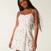 Rochie scurată din amestec de in, cu spate deschis Rochie scurată din amestec de in, cu spate deschis