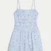 Rochie scurtă din șifon Rochie scurtă din șifon