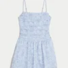Rochie scurtă din șifon Rochie scurtă din șifon