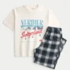 Set tricou cu imprimeu elvețian și pantaloni de pijama din flanel Set tricou cu imprimeu elvețian și pantaloni de pijama din flanel