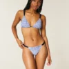 Slip de bikini cu croi înalt și smocuri