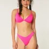 Slip de bikini cu talie în V și picioare înalte, cu nervuri