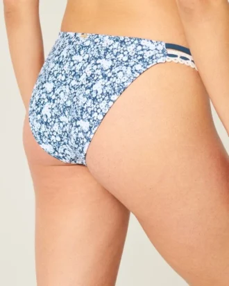 Slip de bikini îndrăzneț, cu bretele duble și bordură în stil croșetat