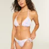 Slip de bikini îndrăzneț, cu detaliu croșetat și legături laterale