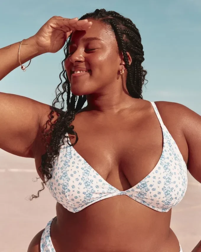 Sutien bikini cu balene și decolteu adânc, cu nervuri Sutien bikini cu balene și decolteu adânc, cu nervuri