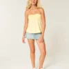 Top babydoll fără bretele, strâns în talie Top babydoll fără bretele, strâns în talie