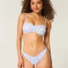 Top bikini cu decolteu rotund și nervuri Top bikini cu decolteu rotund și nervuri