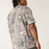 Tricou boxy din material gros, cu imprimeu camuflaj Tricou boxy din material gros, cu imprimeu camuflaj