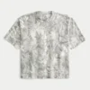 Tricou boxy heavyweight crop camo cu guler rotund Tricou boxy heavyweight crop camo cu guler rotund