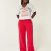 Tricou cu decolteu în V și imprimeu Easy Wisconsin Badgers