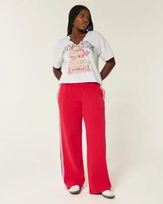 Tricou cu decolteu în V și imprimeu Easy Wisconsin Badgers