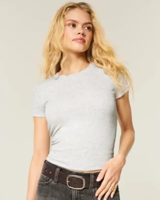 Tricou cu guler rotund