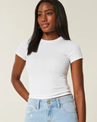 Tricou cu guler rotund