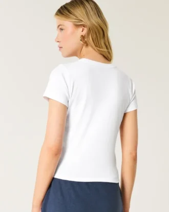 Tricou cu guler rotund