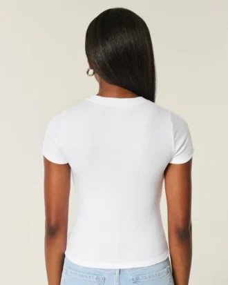 Tricou cu guler rotund