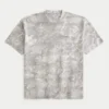 Tricou cu guler rotund, croi drept, gros, cu logo mic Tricou cu guler rotund, croi drept, gros, cu logo mic