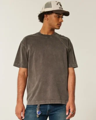 Tricou cu guler rotund din bumbac spălat, gros, croi drept