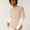 Tricou cu guler rotund din bumbac spălat, gros, croi drept Tricou cu guler rotund din bumbac spălat, gros, croi drept