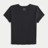 Tricou cu mâneci scurte și guler rotund Tricou cu mâneci scurte și guler rotund