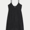Tricou lung cu detalii din dantelă Tricou lung cu detalii din dantelă
