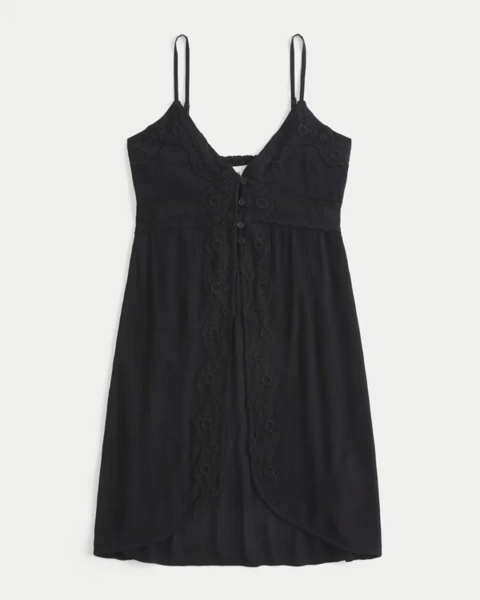 Tricou lung cu detalii din dantelă Tricou lung cu detalii din dantelă