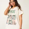 Tricou oversized cu umeri decupați și imprimeu Stranger Things Tricou oversized cu umeri decupați și imprimeu Stranger Things