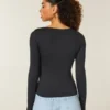 Tricou pentru bebeluși cu mâneci lungi, fără cusături, cu guler pătrat Tricou pentru bebeluși cu mâneci lungi, fără cusături, cu guler pătrat
