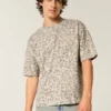 Tricou scurt, croit drept, cu imprimeu leopard, din material gros Tricou scurt, croit drept, cu imprimeu leopard, din material gros