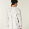 Tricou termic cu mâneci lungi și guler rotund, în stil camuflaj Tricou termic cu mâneci lungi și guler rotund, în stil camuflaj
